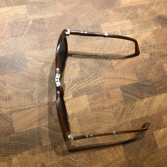 Authentic Persol Men's Folding Designer Sunglasses - 714 Style - Polarized - Picture 4 of 8